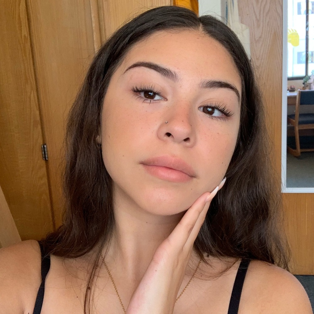 Meet your Posher, Valeria